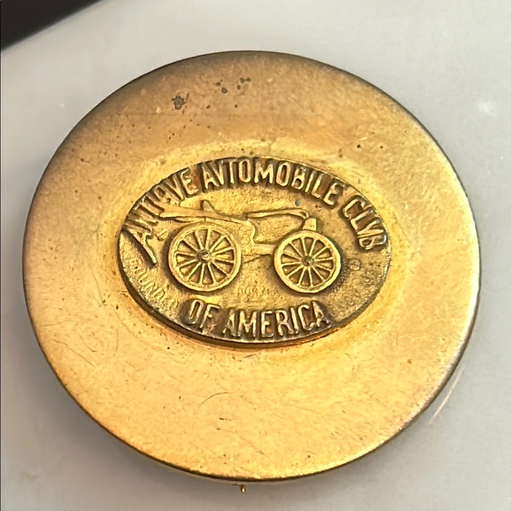 Antique Automobile Club of America Pin #168 Antiqve Avtomibile Clvb
